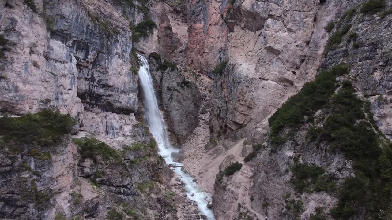 vista aérea de las montañas dolomitas, los alpes, italia