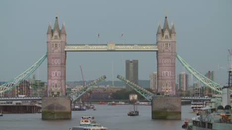 tower bridge closing