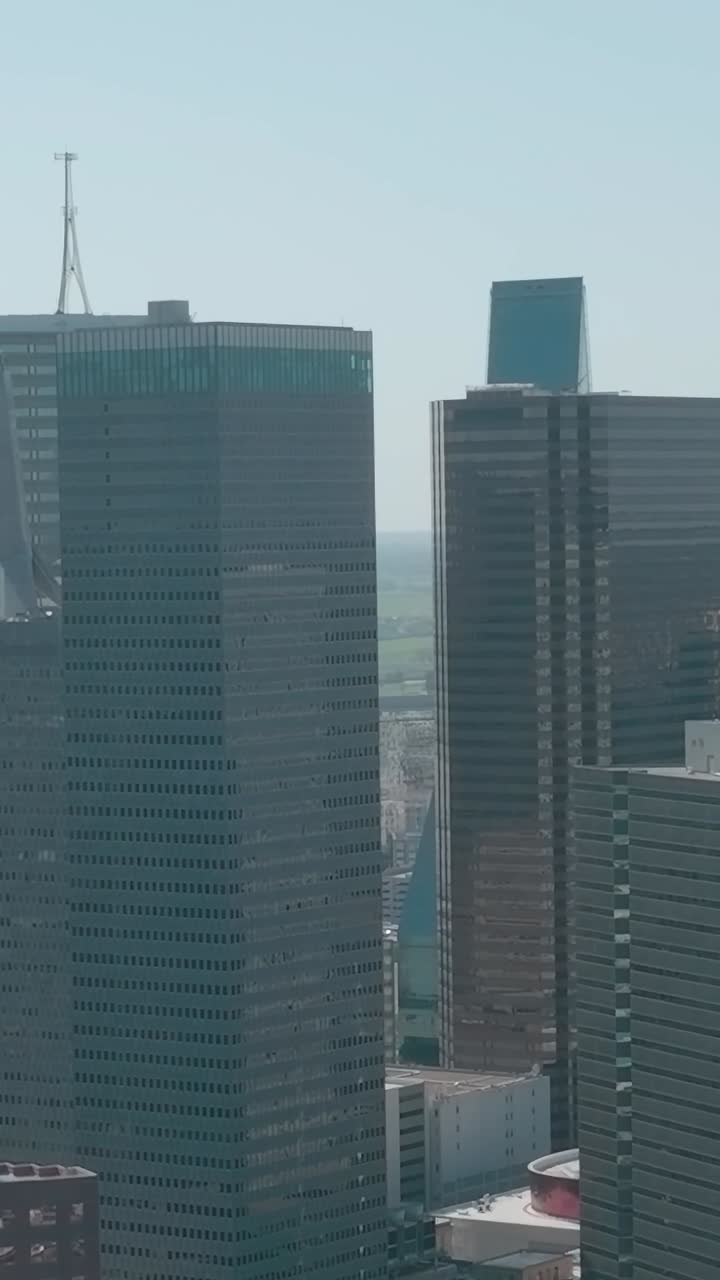 Vista del centro di Dallas, Texas, dall'alto con edifici cittadini e skyline