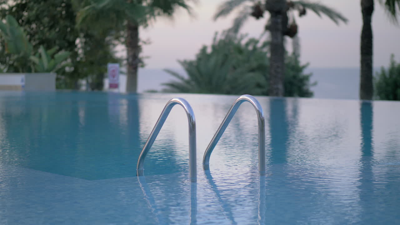 리조트의 수영장