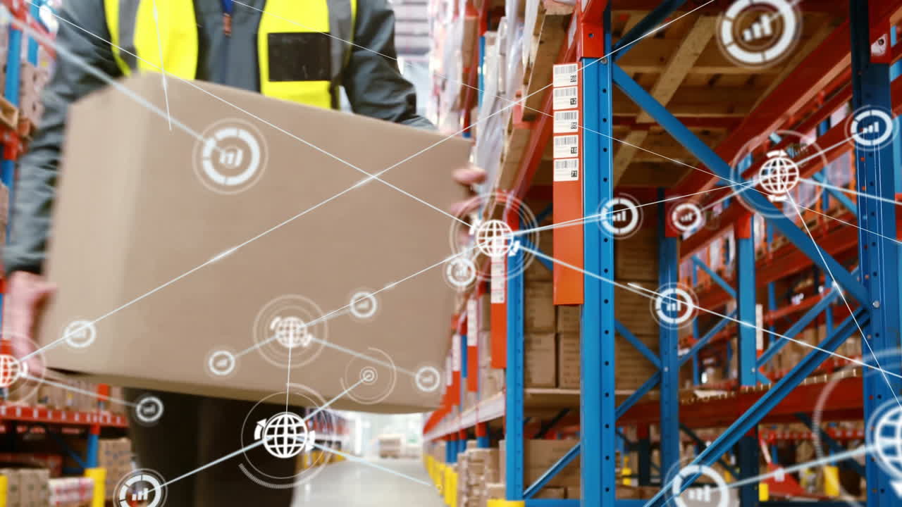 animación de una red de conexiones con iconos sobre un trabajador caucásico en un almacén