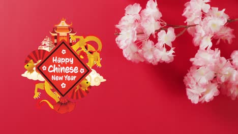 animación de felicitaciones de año nuevo texto sobre decoraciones tradicionales chinas en fondo rojo