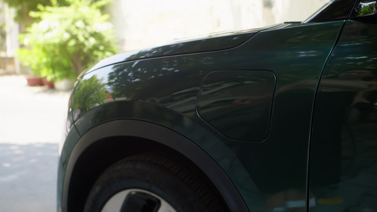 cargando un coche eléctrico