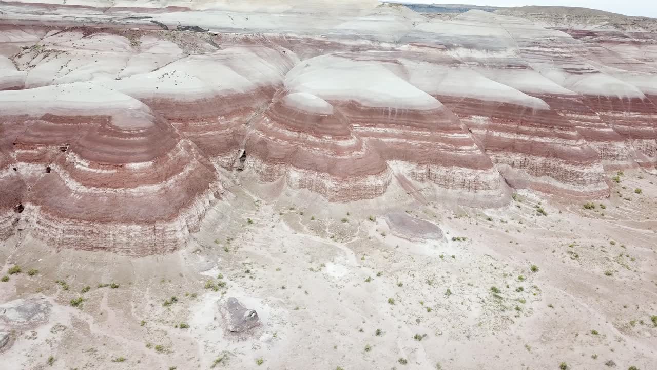 미국 유타의 침식된 돌 언덕에 대한 조감도