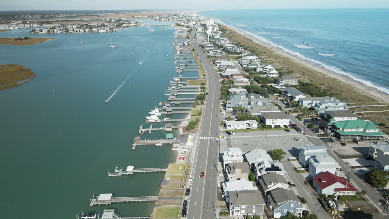 Vista aerea di Wrightsville Beach in volo sulla strada panoramica, Carolina del Nord