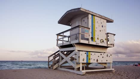 lifeguard hut 00