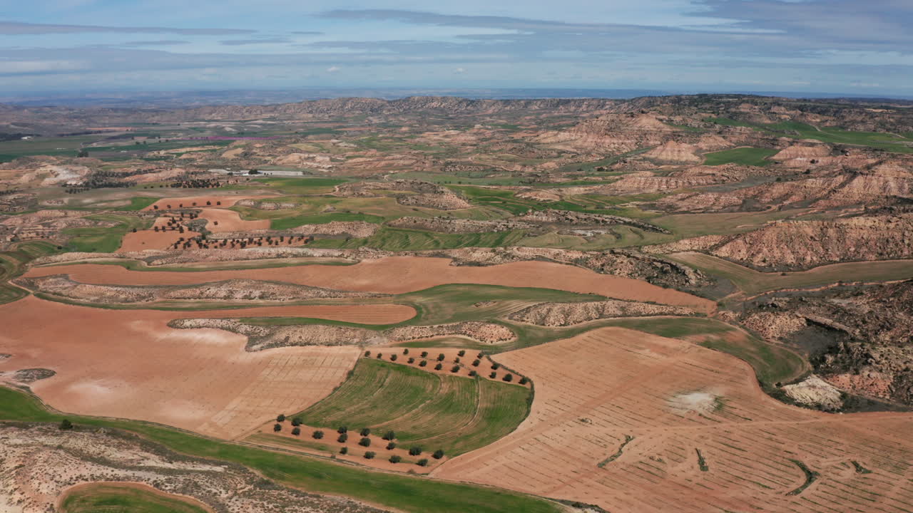 campos de cultivo área agrícola españa desierto mediterráneo paisaje provincia de teruel