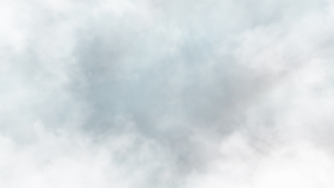 mavi gökyüzünde beyaz bulutlar