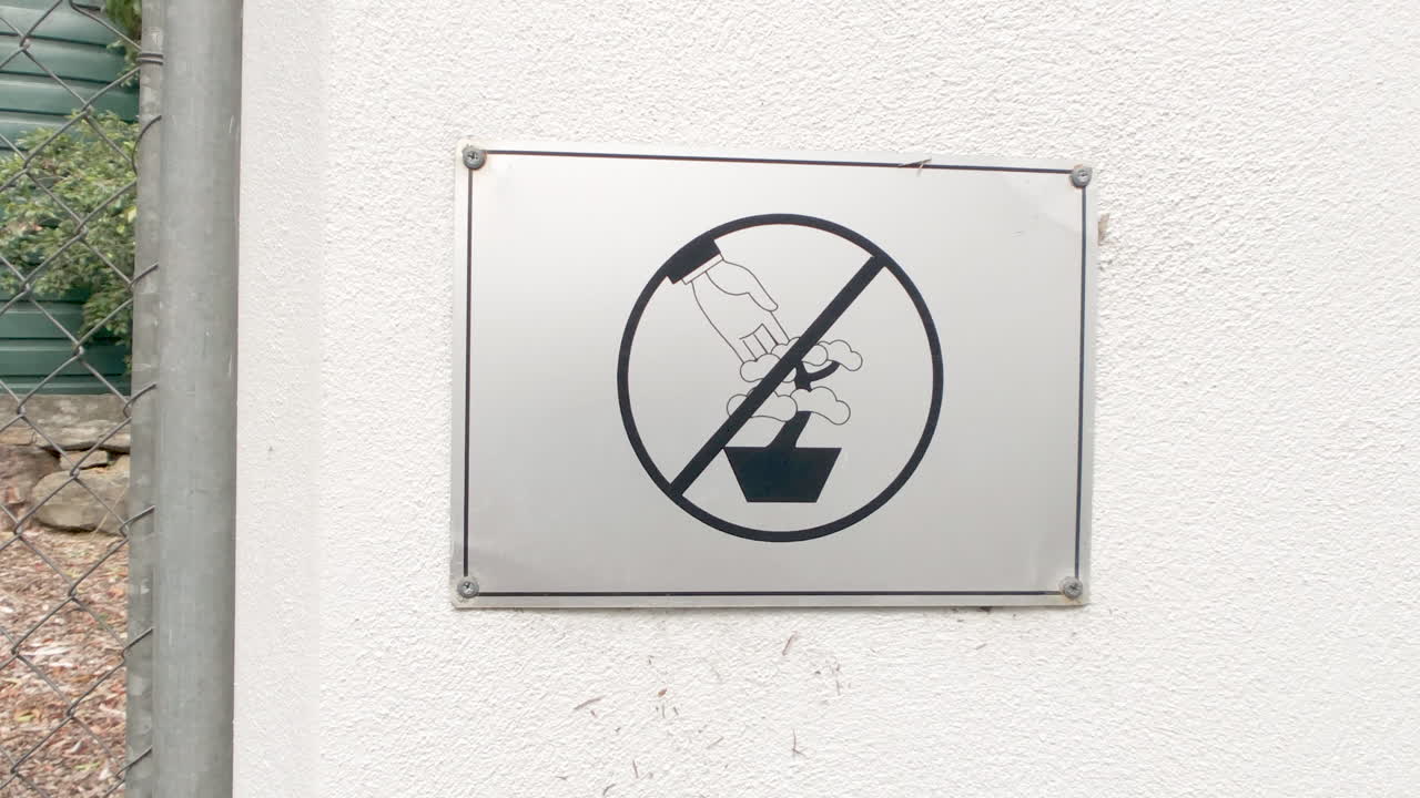 Don't touch Bonsai Tree Sign