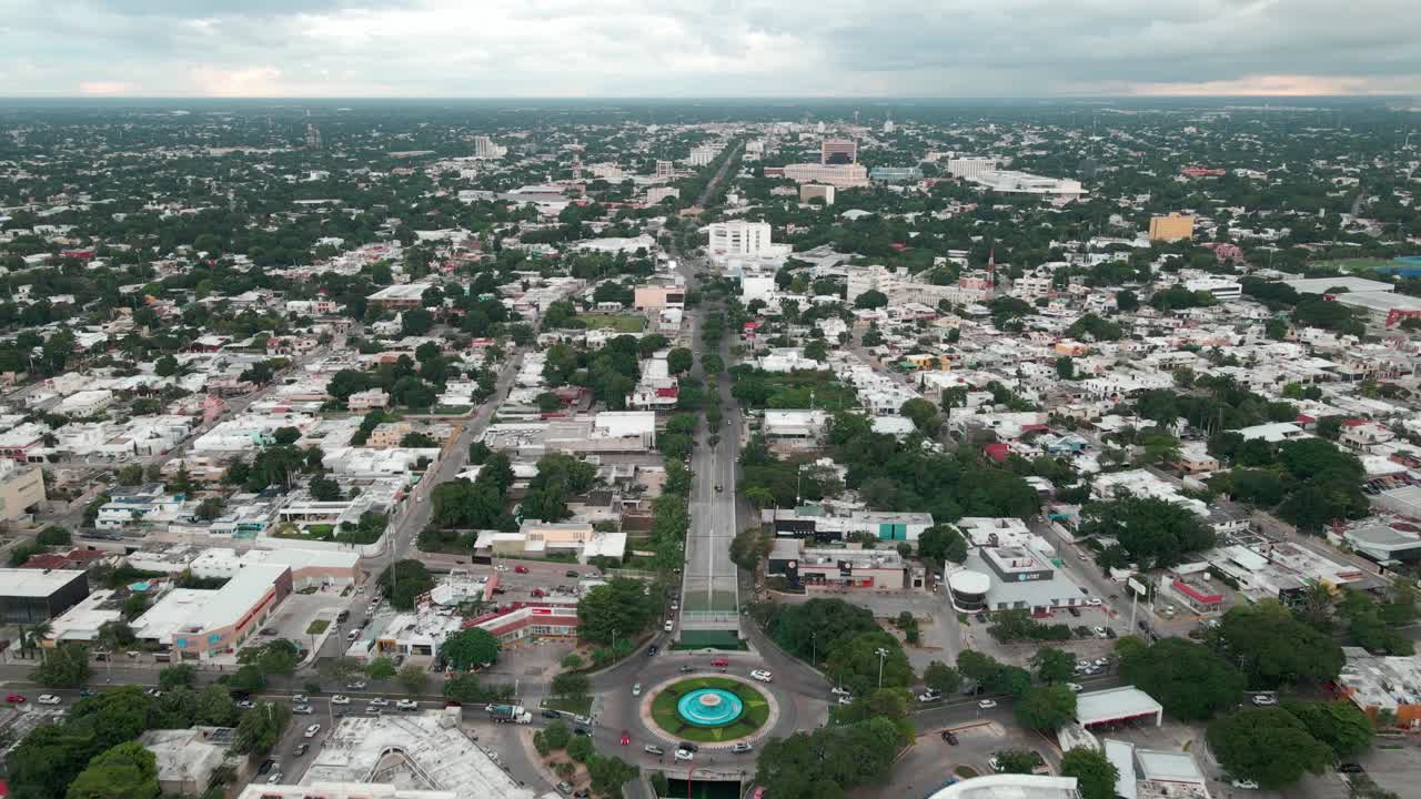 sobrevolando el centro de merida yucatan