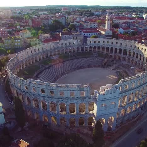 pula croatia 2의 놀라운 로마 원형 극장의 멋진 조감도