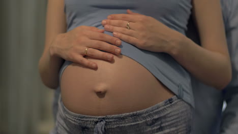 Glückliche-Zeit-Der-Babyerwartung