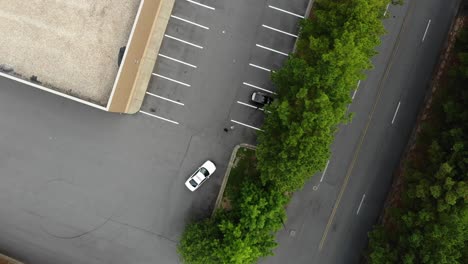 coche de policía aéreo interactuando con el piloto