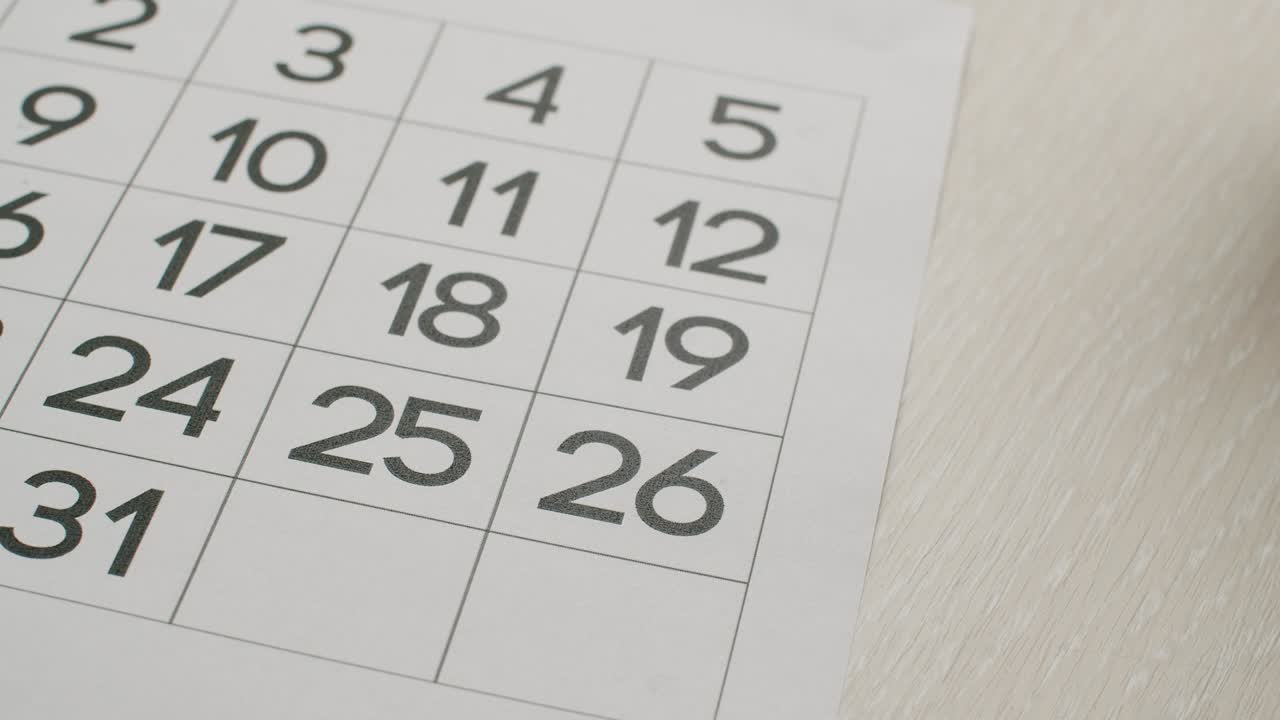 pared del calendario fecha 26 del mes tachada. firmar un día en un calendario.