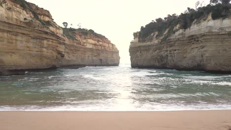 Empty-Coast-Loch-Ard-Gorge-12-Apostles-Coast-and-Hinterland-Port-Campbell-tourism-affected-by-Covid-19