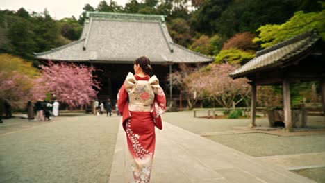 woman in kimono at a japanese temple