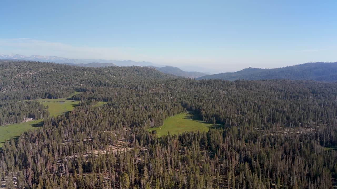 Panoramic View Of Sequoia National Park In California - Drone Shot