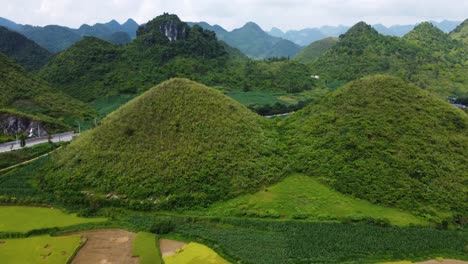 Montaña-Doi-O-Montaña-Doble-Comúnmente-Conocida-Como-Nui-Co-Tien