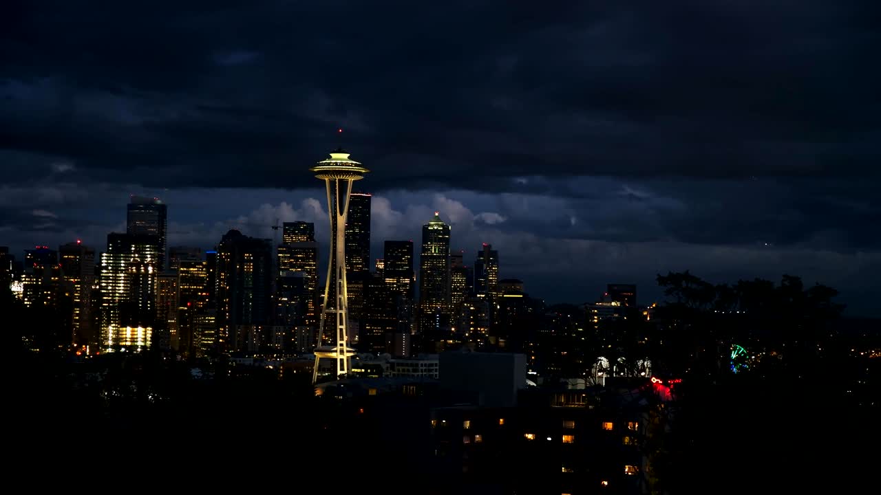 밤에 우주 바늘