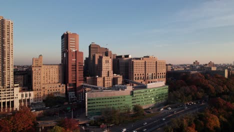 Presbiteriano-De-Nueva-York,-Edificio-Del-Hospital-Milstein-Y-Centro-Médico-Irving,-Nueva-York