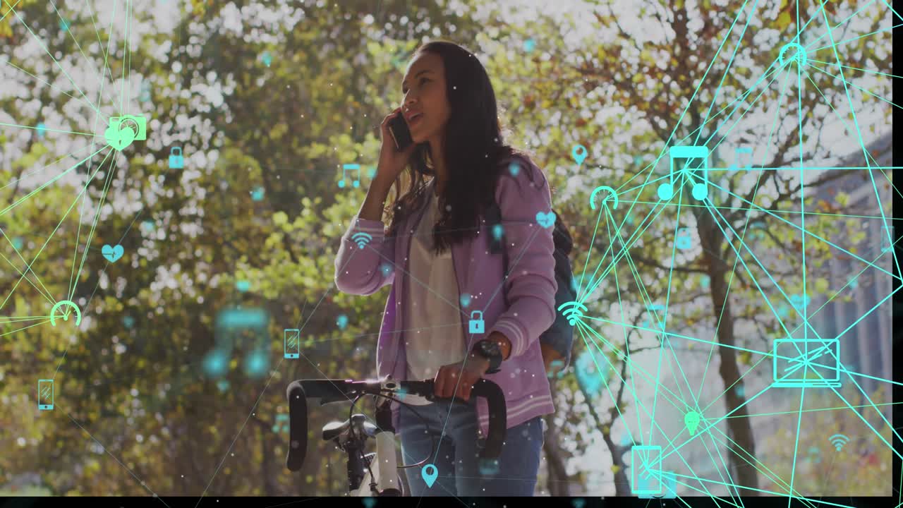 animación de iconos de redes sociales y datos musicales sobre mujeres biraciales que usan teléfonos inteligentes.