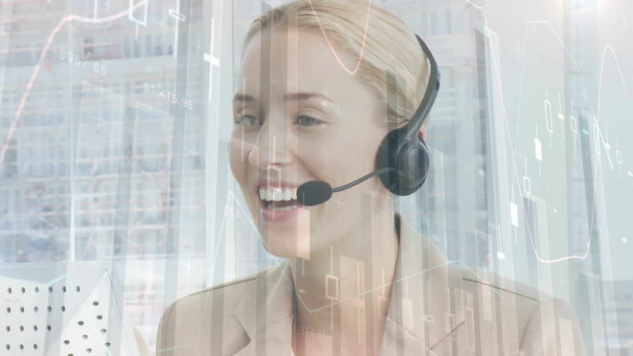 Animazione di elaborazione di dati finanziari e statistici su una donna d'affari con cuffie telefoniche