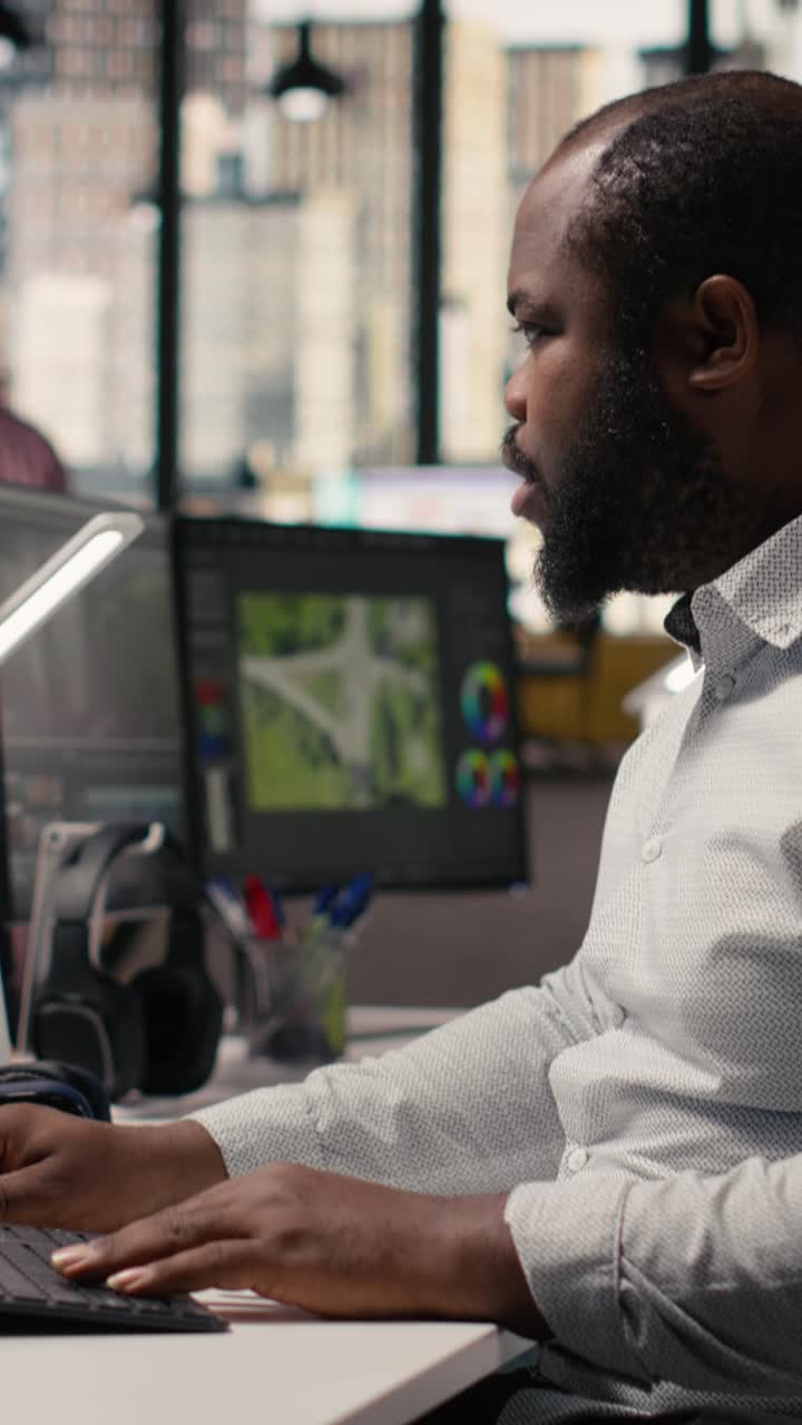 Vertical Video Video Editor Cutting Raw Film Footage With Advanced Ai Software On Pc