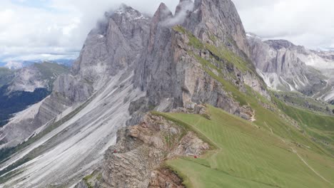 Picturesque-Seceda-Ridgeline-with-Fermeda-Towers,-Dolomites