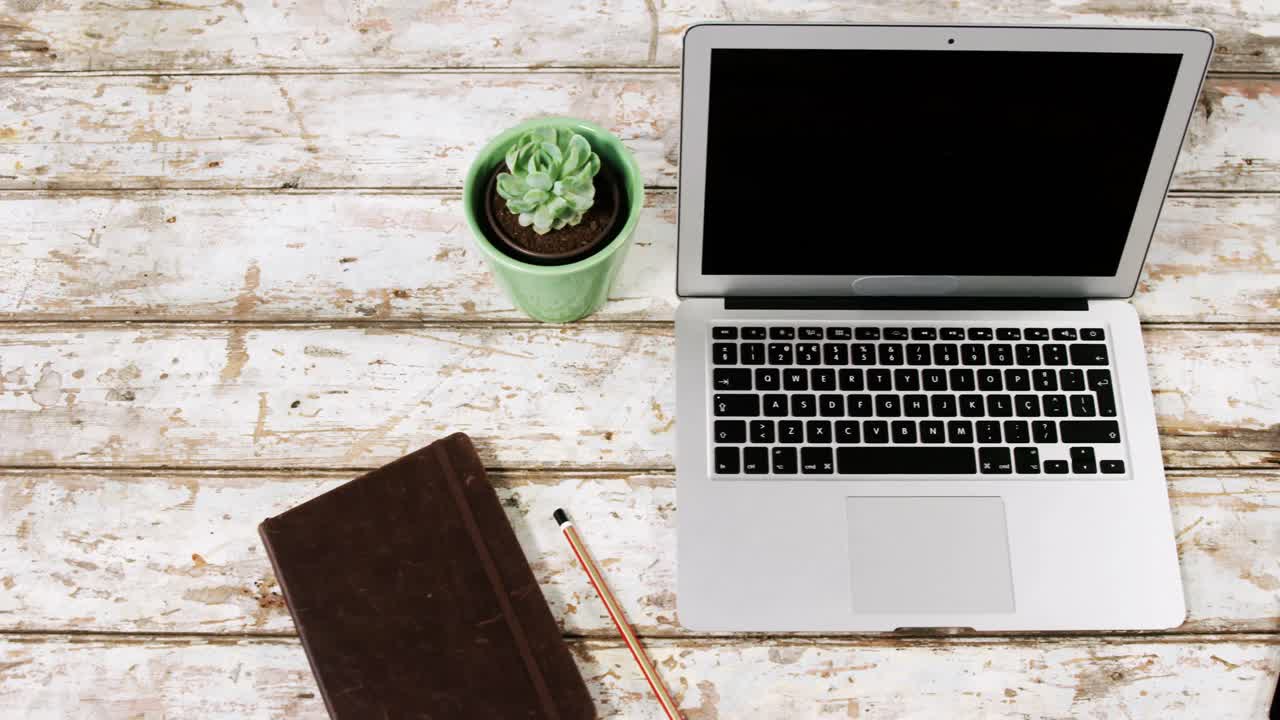 노트북, 비 식물, 일기 및 휴대 전화