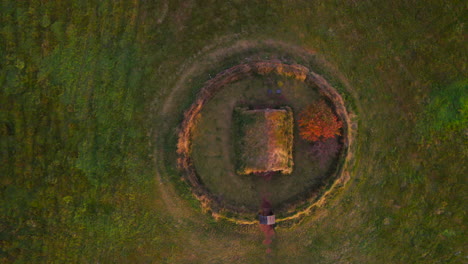 Grafarkirkja,-älteste-Holzkirche-Islands-Mit-Torfdach