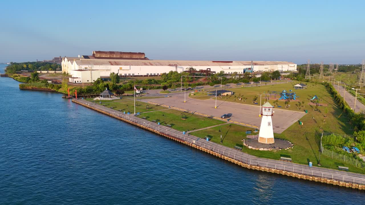 Mariners Memorial Lighthouse in Belanger Park Along Detroit River in Michigan, USA