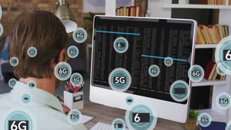 animación de texto 6g sobre hombre de negocios caucásico usando computadora.