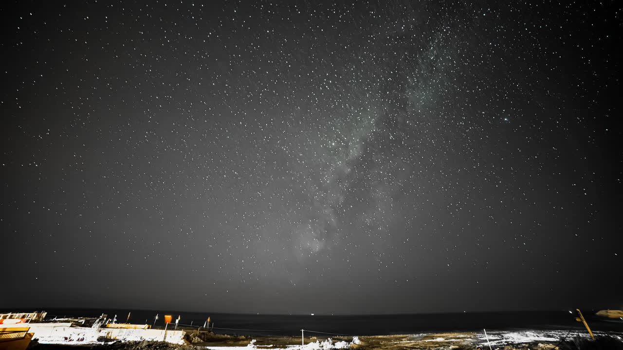 타임 스 스카이 슈팅 스타: 밤에 해변 천문학에서 밀키 웨이
