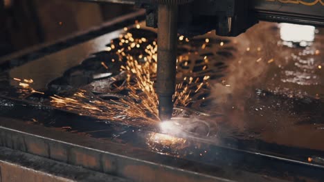 metal cutting process with plasma cutter