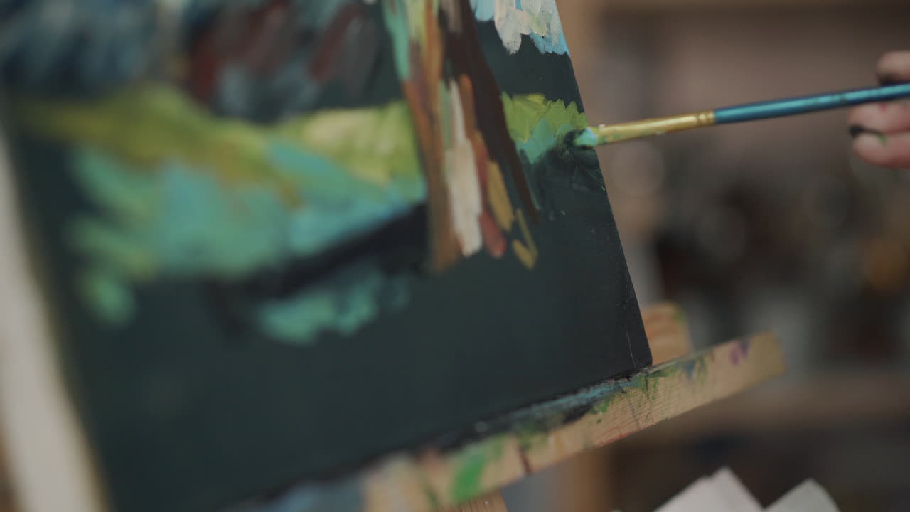 기둥 위 에 그린 예술가 의 그림