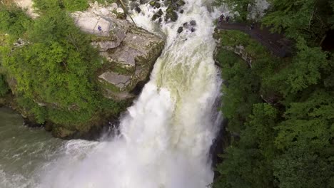 Beautiful-scenic-waterfall-on-the-river-Doubs-in-Switzerland,-"Saut-du-DOubs