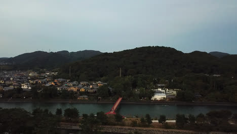 puente del río kyoto y vecindario