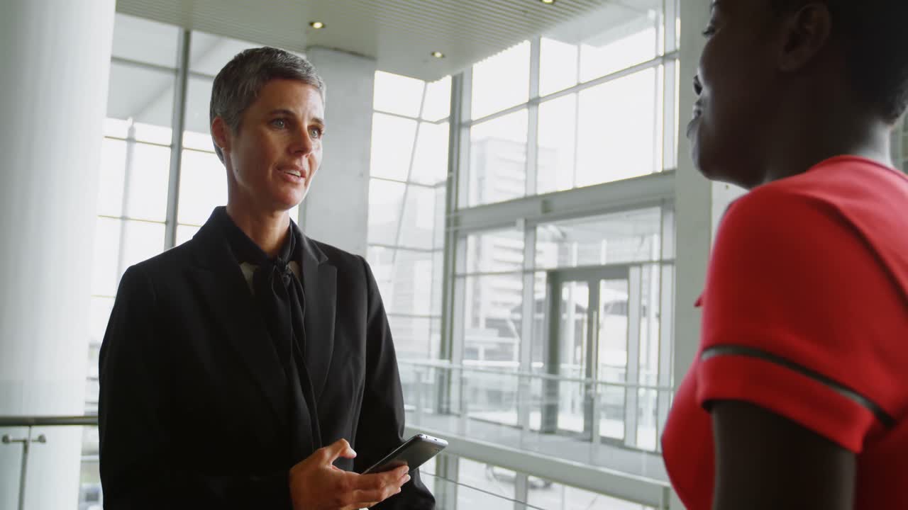 Businesswomen discussing in the office 4k