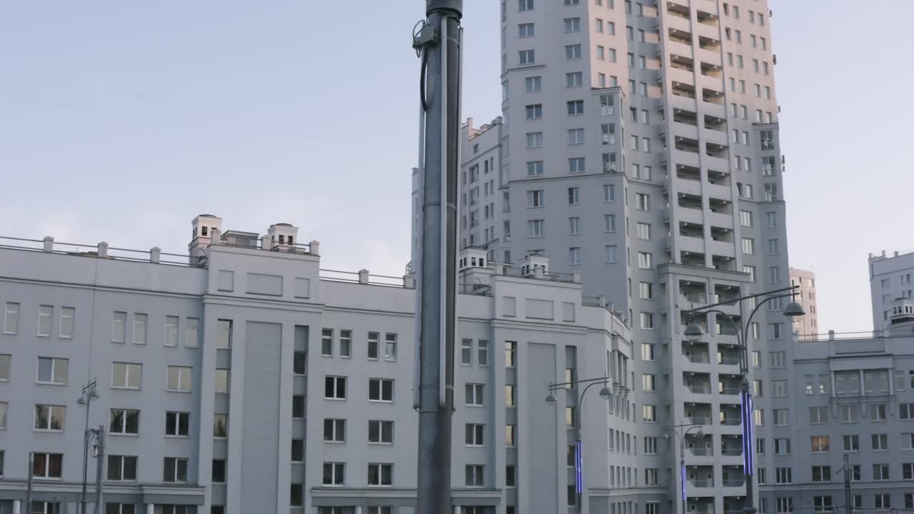 edificios de apartamentos modernos en el paisaje urbano