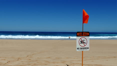 Imágenes-De-Video-De-Un-Cartel-De-&quot;no-Nadar&quot;-Publicado-En-La-Playa-En-La-Costa-Norte-De-Oahu,-Hawaii