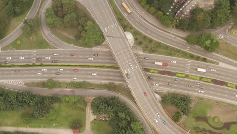 Drohnenschuss-Zur-Überwachung-Der-Autobahn-In-Malaysia-Am-Abend