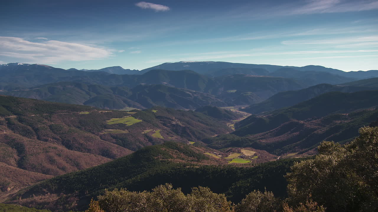 Bellissimo paesaggio vicino ai Pirenei.