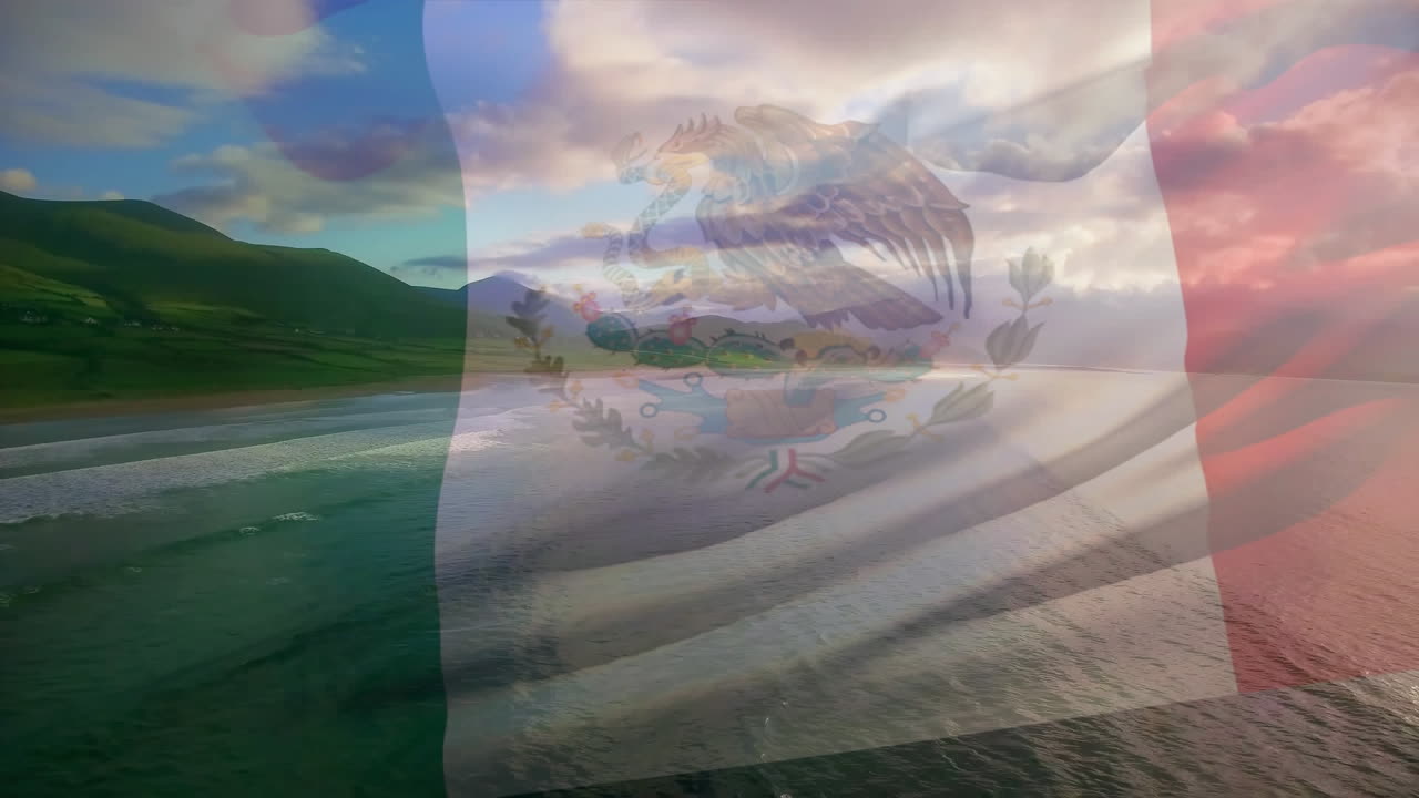 animación de la bandera de méxico ondeando sobre el paisaje marino