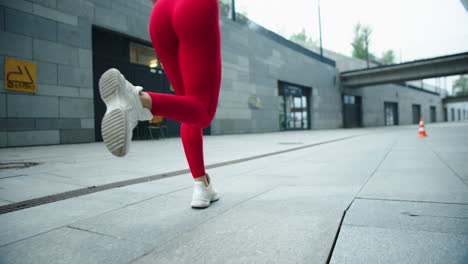 Closeup-woman's-legs-running-outdoor