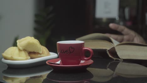 hot coffee with soft cake