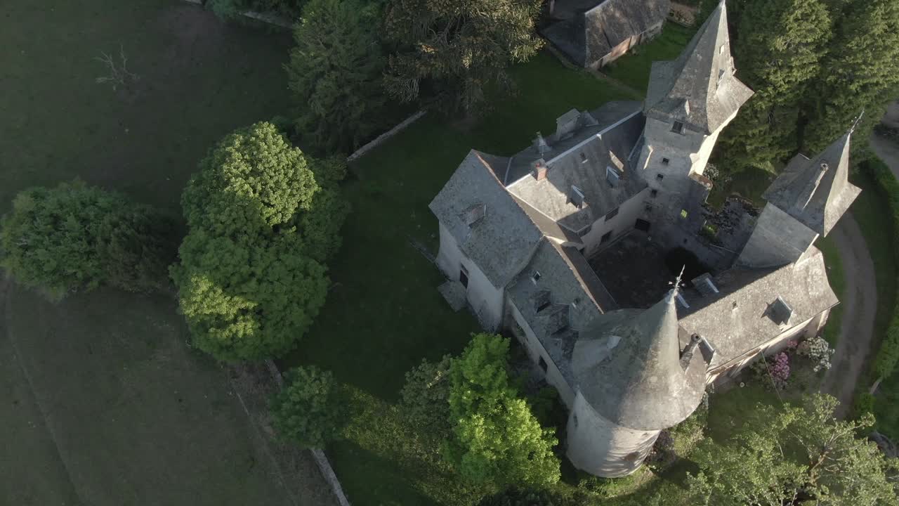 Castello di Chateau de Puy-de-Val, Espagnac, Corrèze, in Francia.