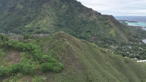 Magic-Mountain-Peak-Overlooking-The-Seascape-In-Moorea-Maiao,-French-Polynesia