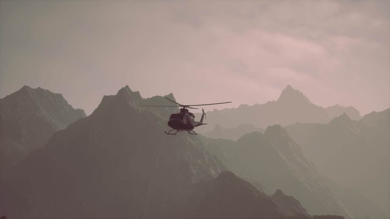 helicóptero volando sobre las montañas