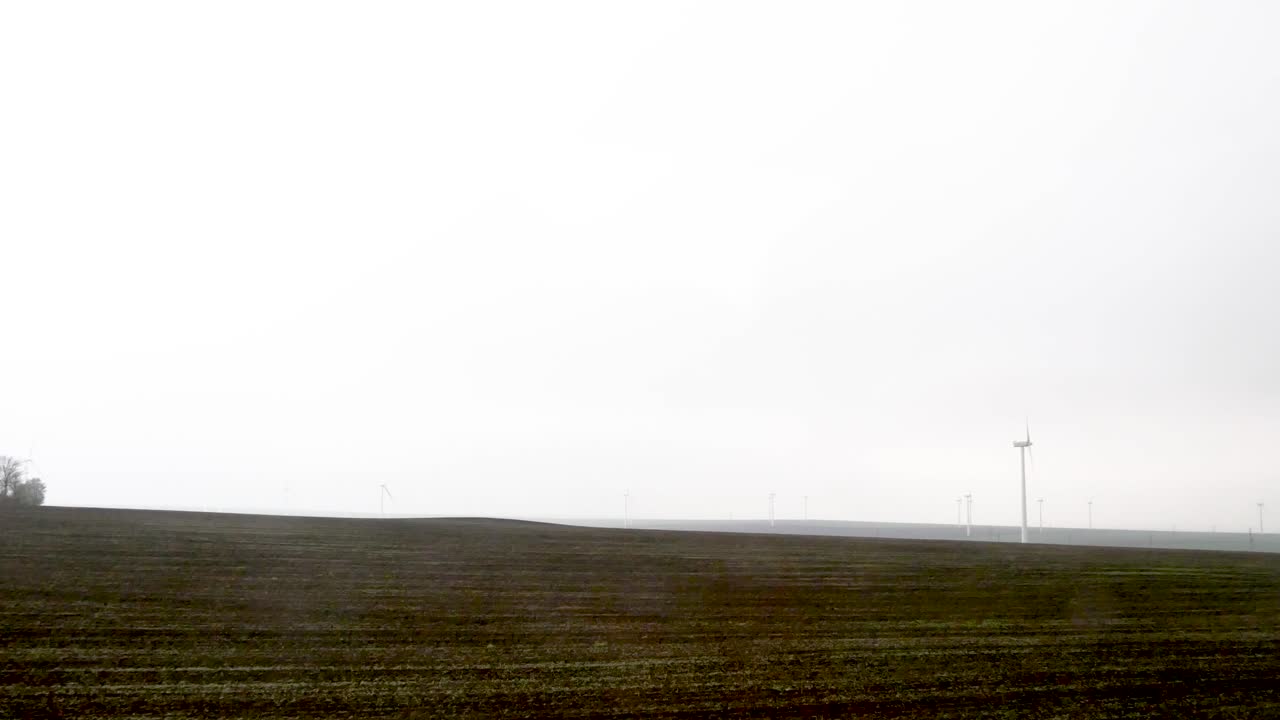 루마니아 다뉴브 평원의 풍력 발전기