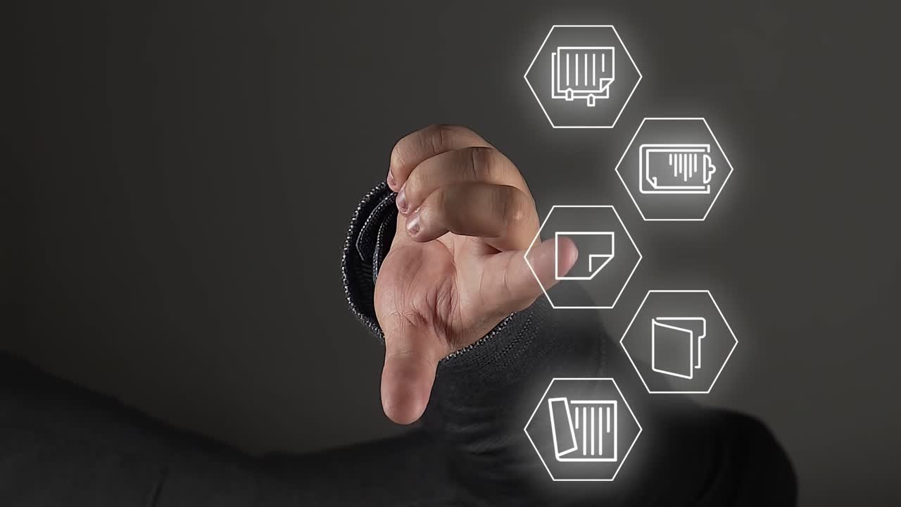 el holograma de datos, archivos y carpetas aparece en el dedo de la persona, mostrando, vista de cerca